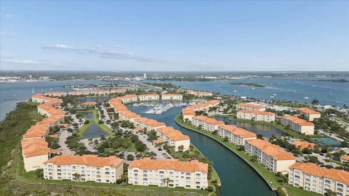 19 W Harbour Isle Dr Drive W # 202, Fort Pierce FL 34949 photo 4
