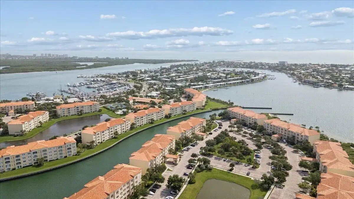 19 W Harbour Isle Dr Drive W # 202, Fort Pierce FL 34949 photo 5