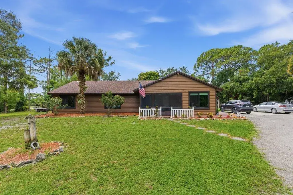 16888 Hialeah Drive W, FL 33470