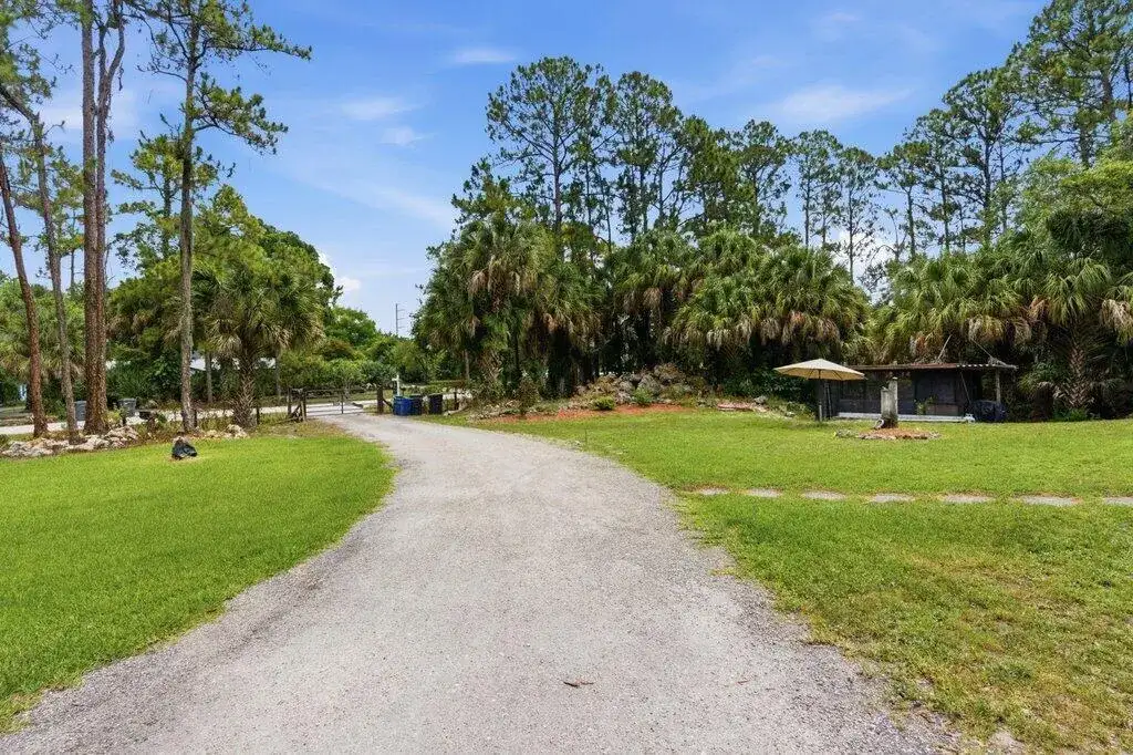 16888 Hialeah Drive W, FL 33470 photo 5