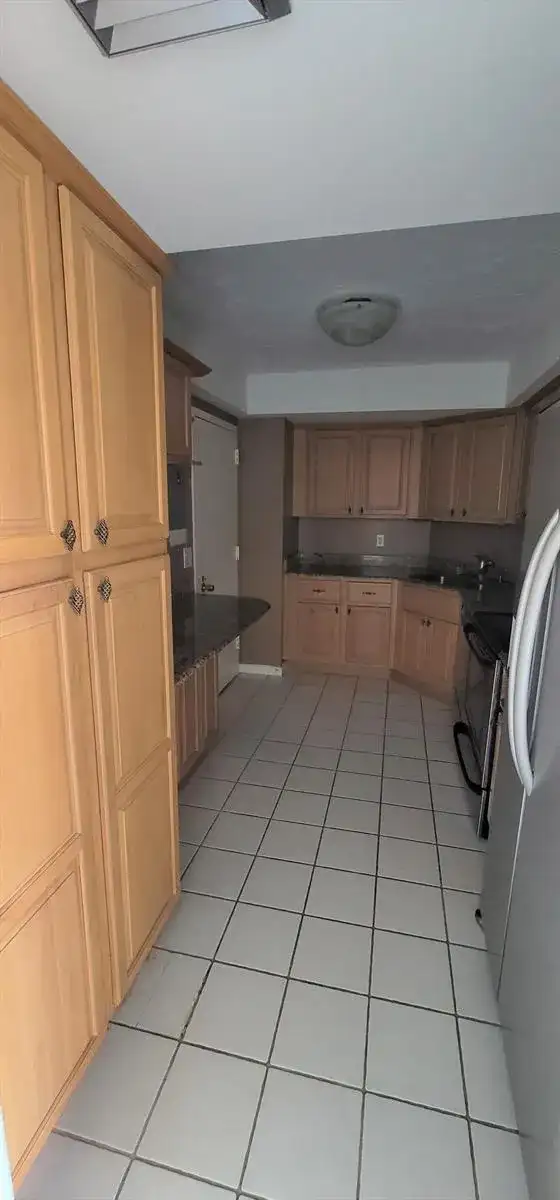 2425 Presidential Way # 402, West Palm Beach FL 33401 photo 2