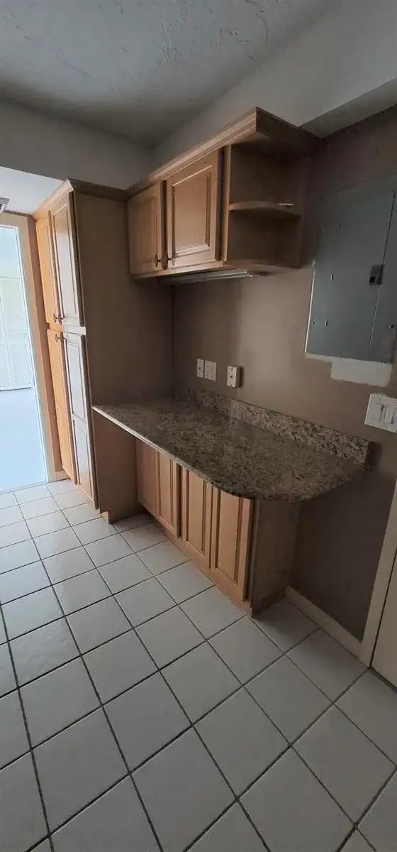 2425 Presidential Way # 402, West Palm Beach FL 33401 photo 5