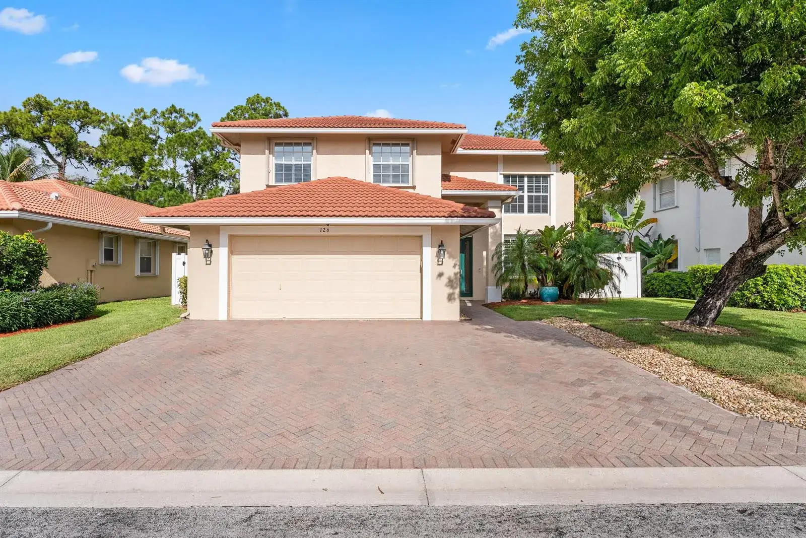 126 Hidden Hollow Drive, Palm Beach Gardens FL 33418