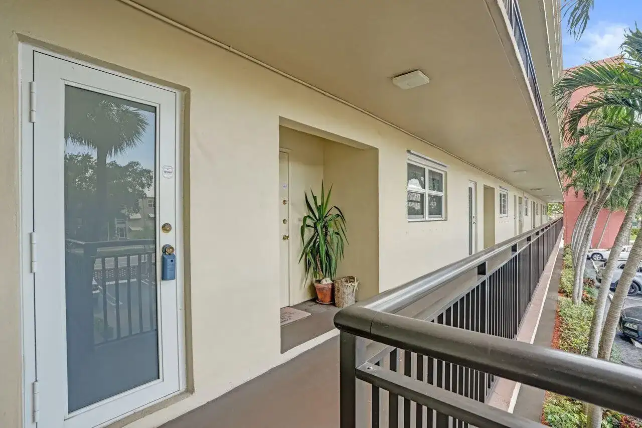 2350 NE 14th St Causeway # 205, Pompano Beach FL 33062 photo 3