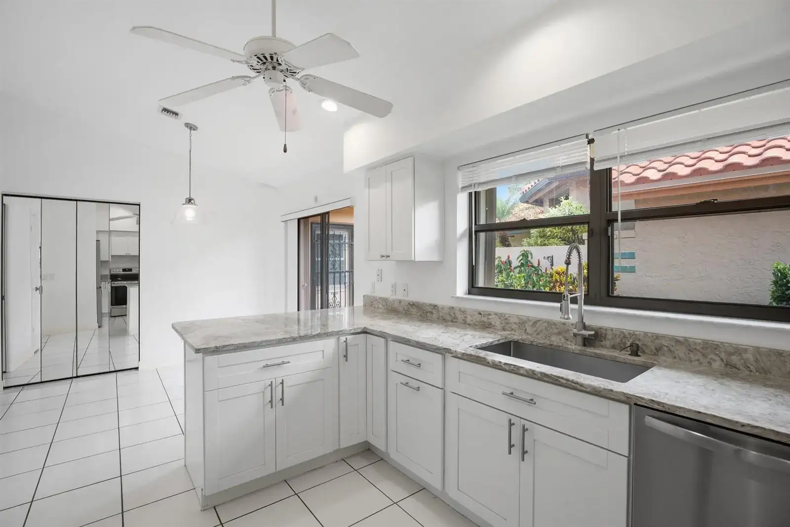 2735 SW Mariposa Circle, Palm City FL 34990 photo 4
