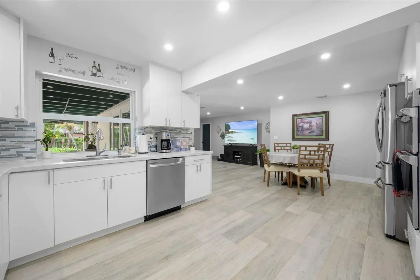 6850 NW 7th Street, Plantation FL 33317