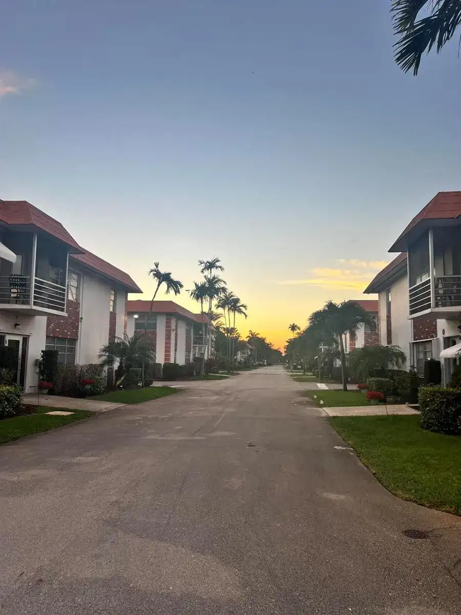3550 NW 8th Avenue # 404, Pompano Beach FL 33064 photo 3