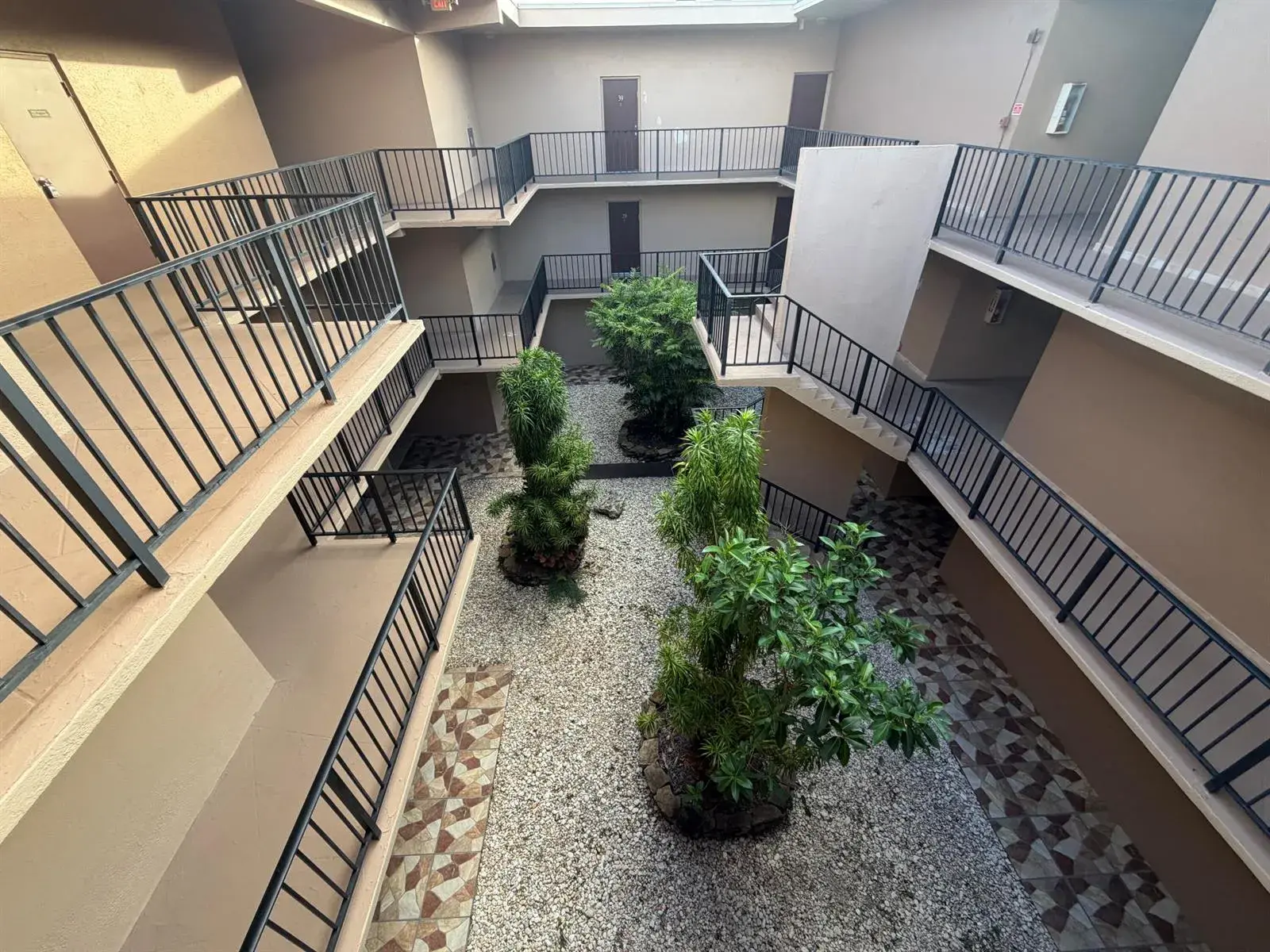 4040 N Hills Drive # 35, Hollywood FL 33021