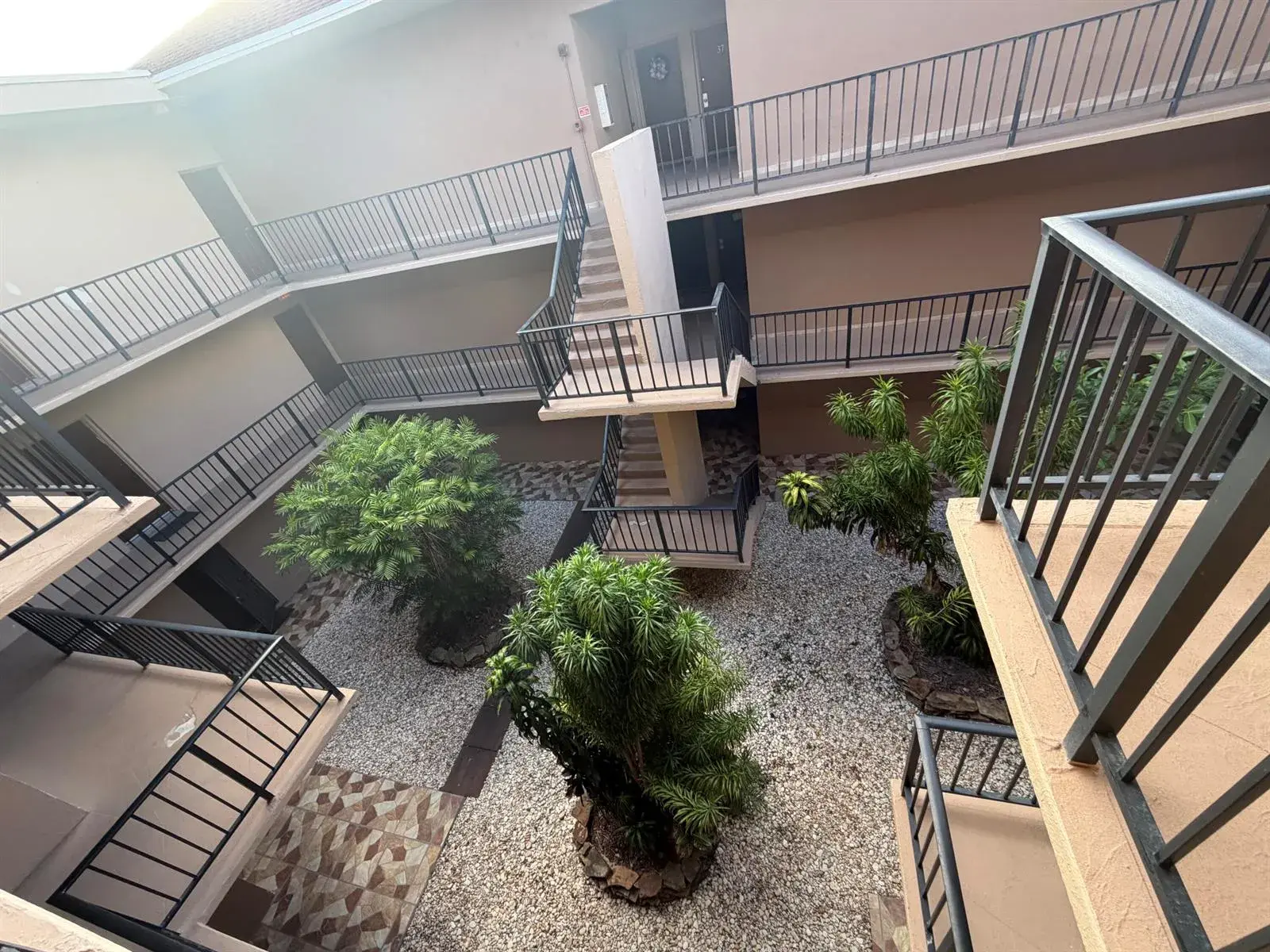 4040 N Hills Drive # 35, Hollywood FL 33021