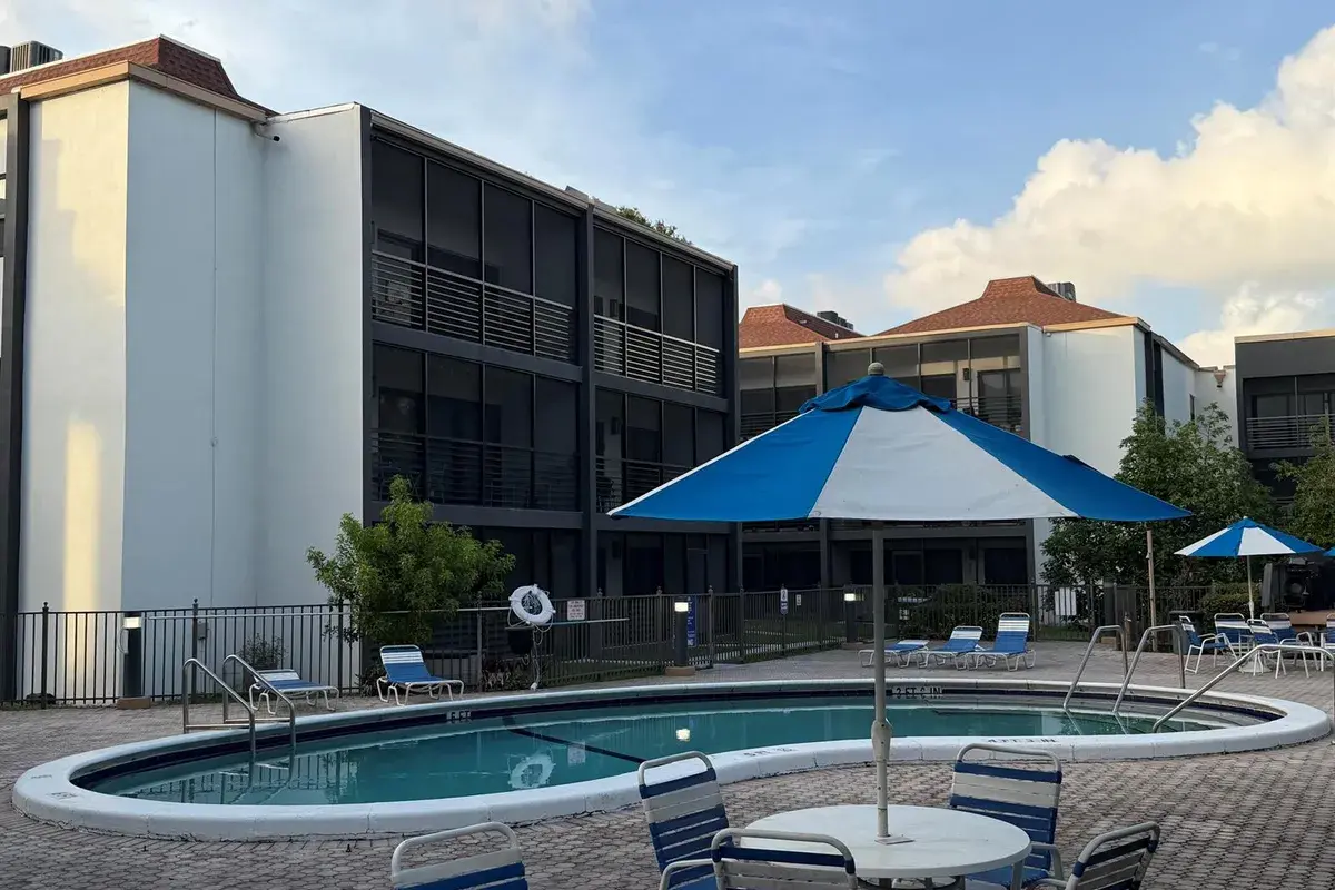 4040 N Hills Drive # 35, Hollywood FL 33021