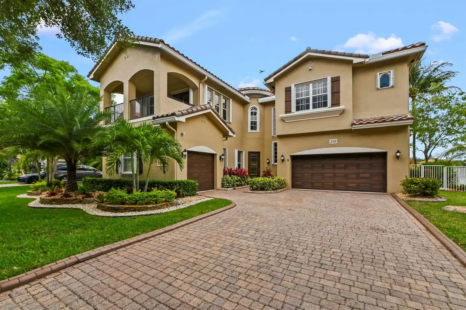 458 Cresta Circle, West Palm Beach FL 33413 photo 2