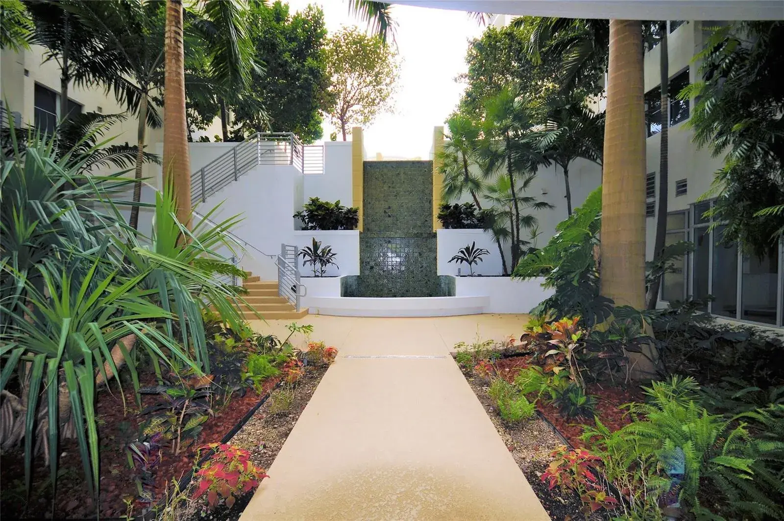 1830 Radius Drive # 707, Hollywood FL 33020