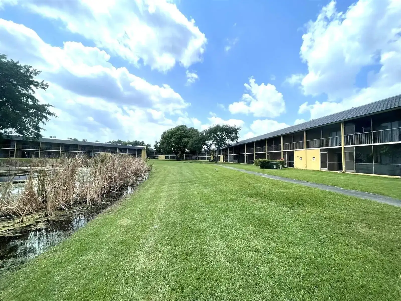 1811 Meadows Circle W, Boynton Beach FL 33436 photo 5