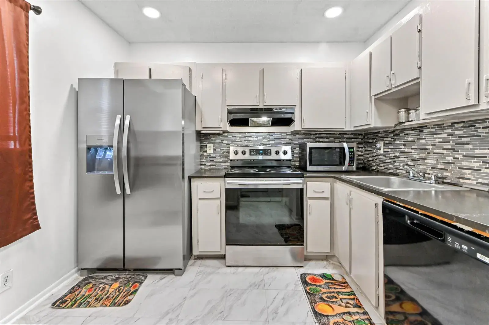 7904 SW 8th Street, North Lauderdale FL 33068