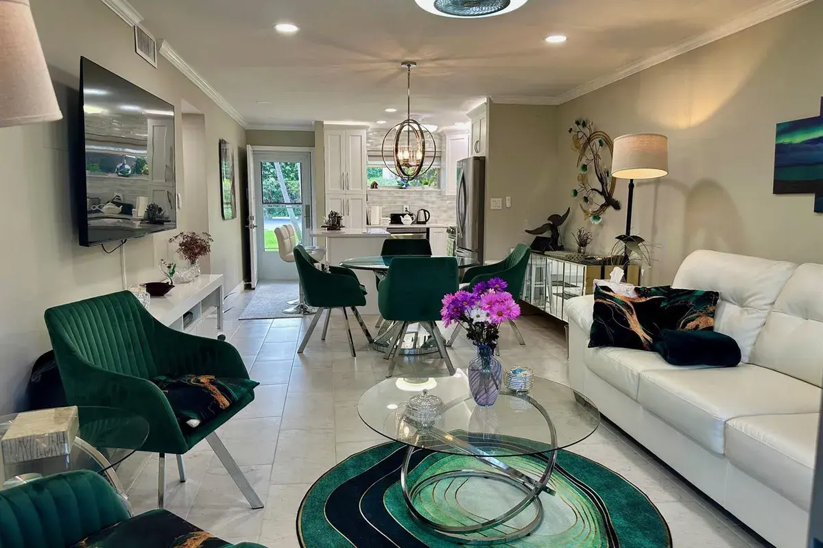 2721 Garden Drive N # 105, Lake Worth FL 33461