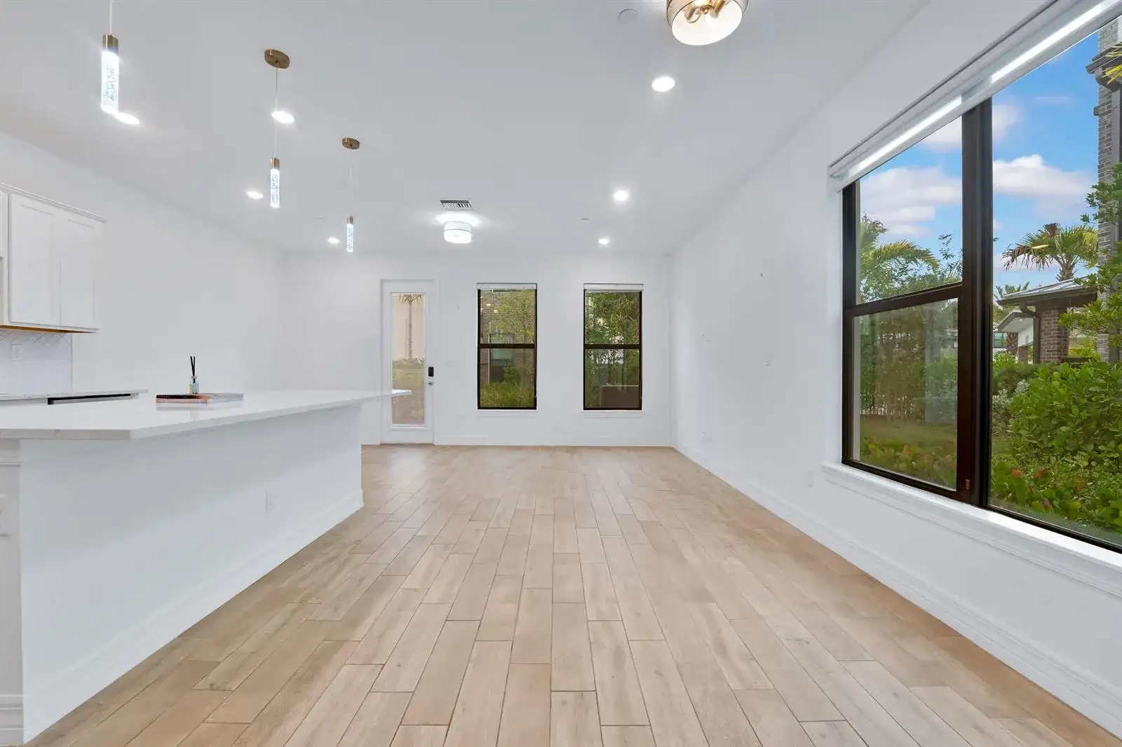8358 NW 7th Place, Plantation FL 33324 photo 4