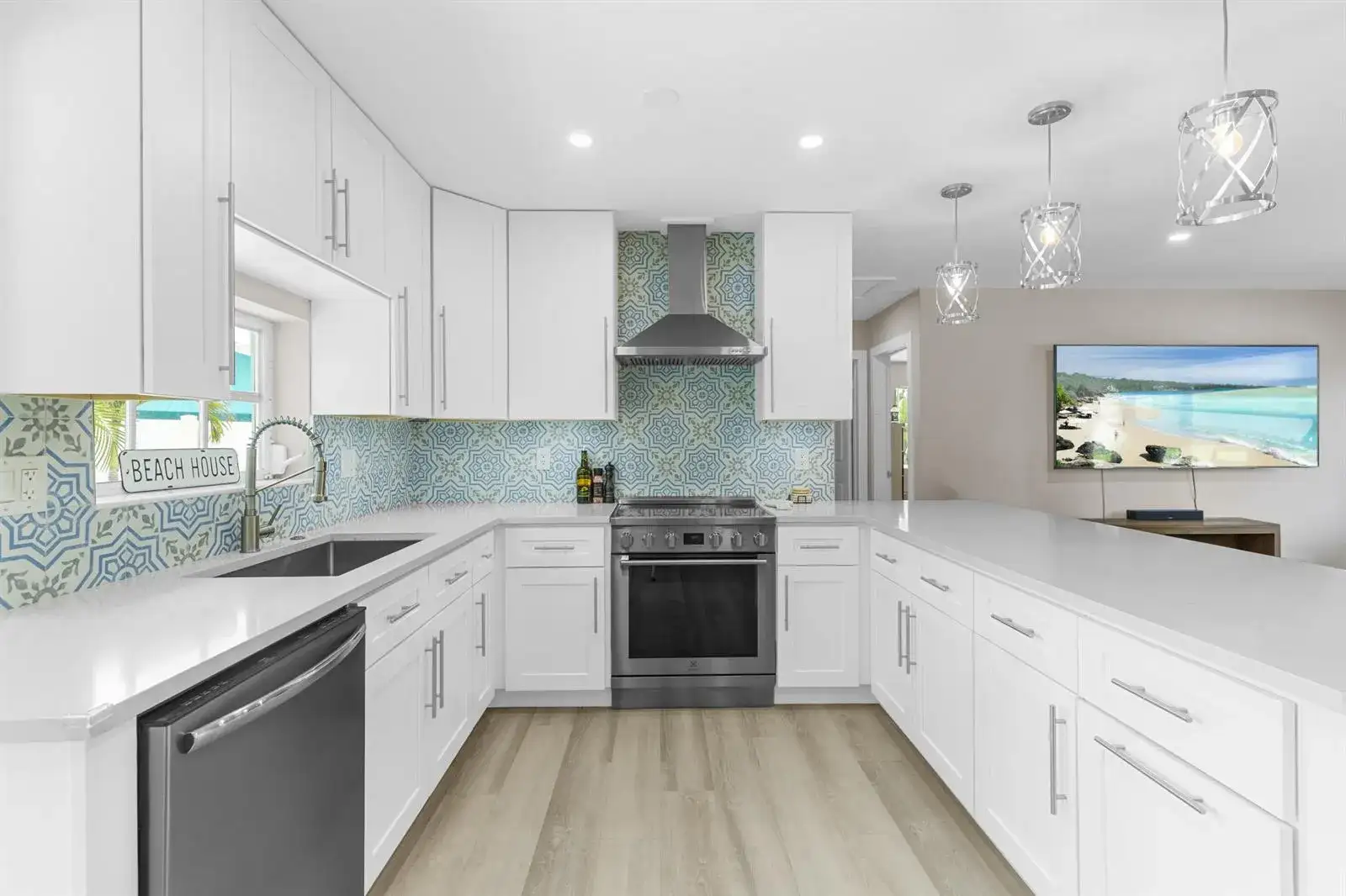 612 SE 10th Avenue, Deerfield Beach FL 33441 photo 4