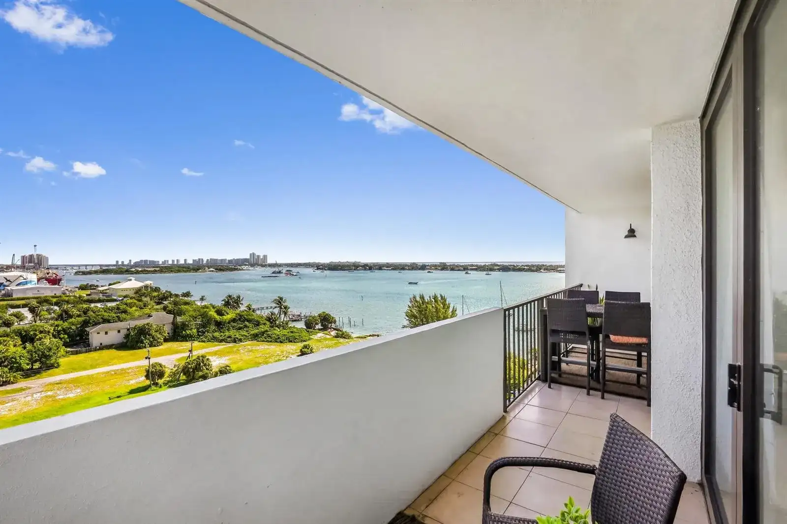 5600 N Flagler Drive # 1106, West Palm Beach FL 33407 photo 2
