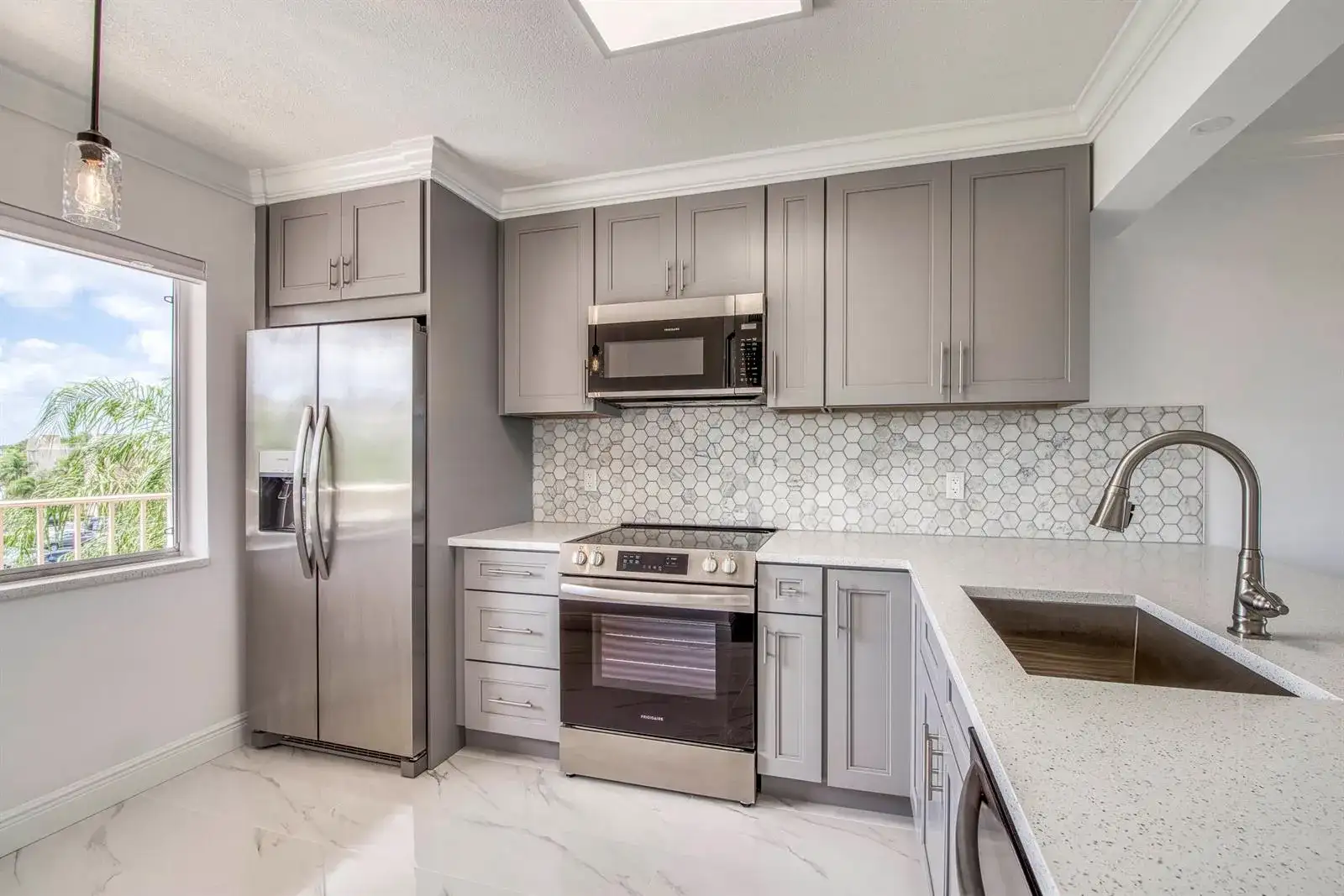6795 Huntington Lane # 406, Delray Beach FL 33446 photo 3