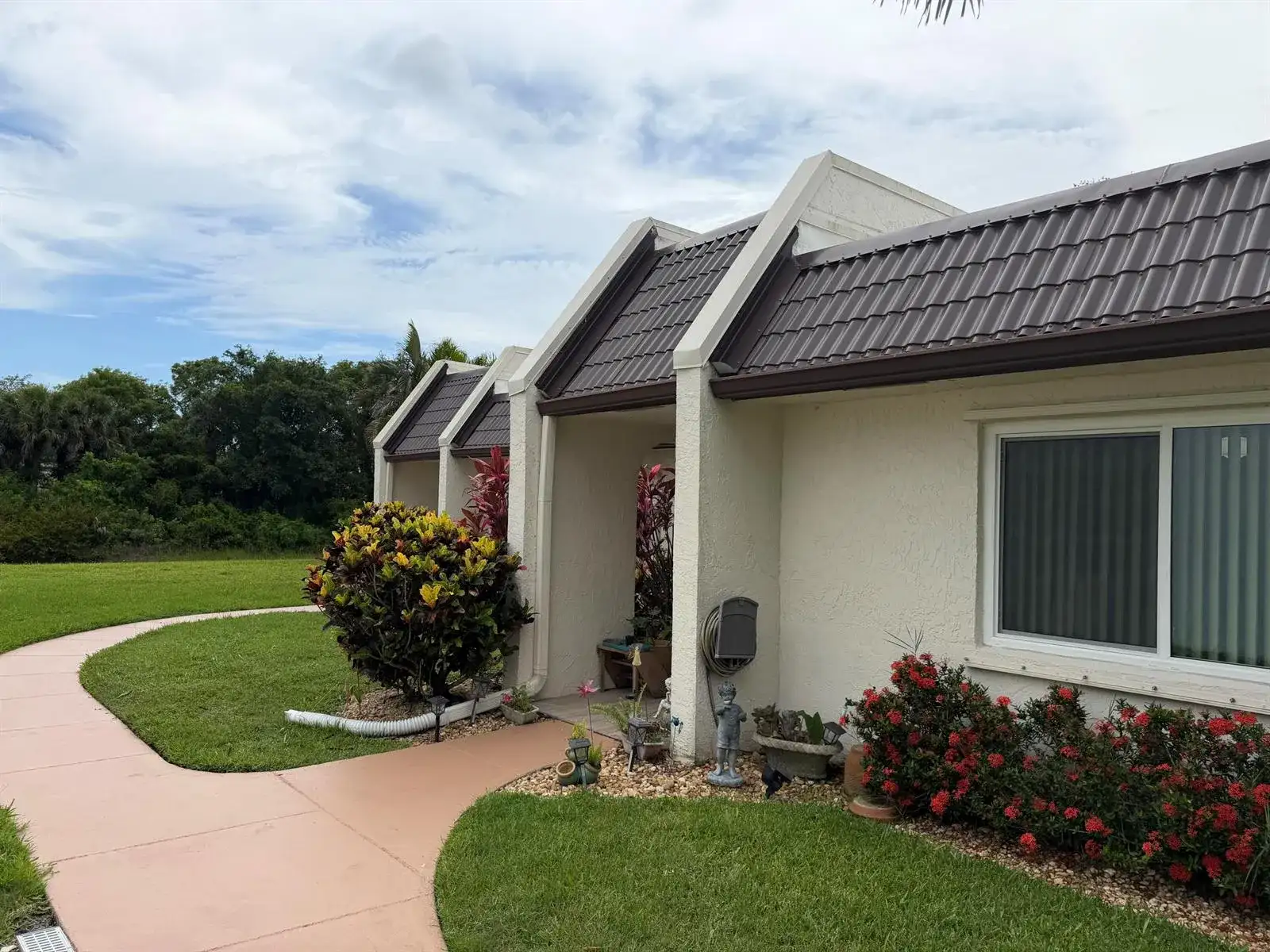 212 Lake Susan Lane, West Palm Beach FL 33411 photo 2