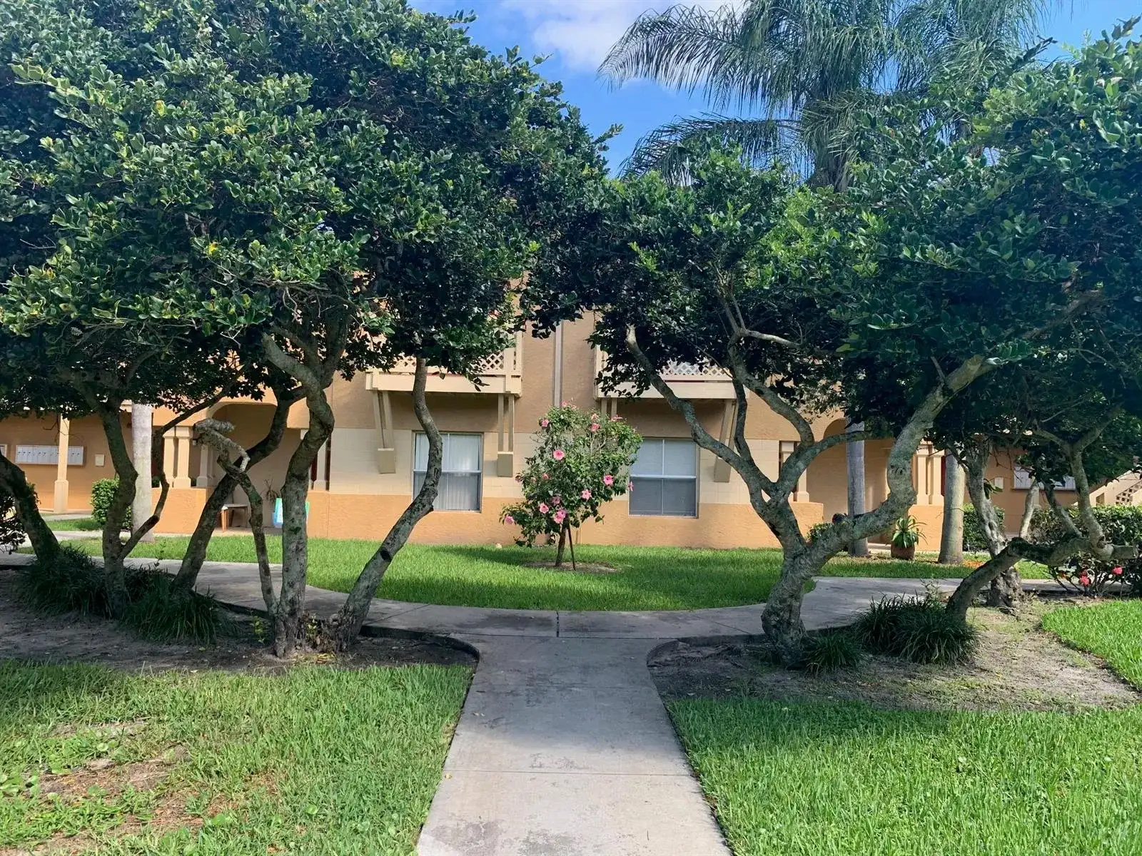 4799 Via Palm Lakes # 1611, West Palm Beach FL 33417 photo 2