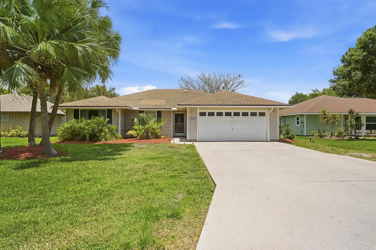 724 24th Square, Vero Beach FL 32962 photo 2
