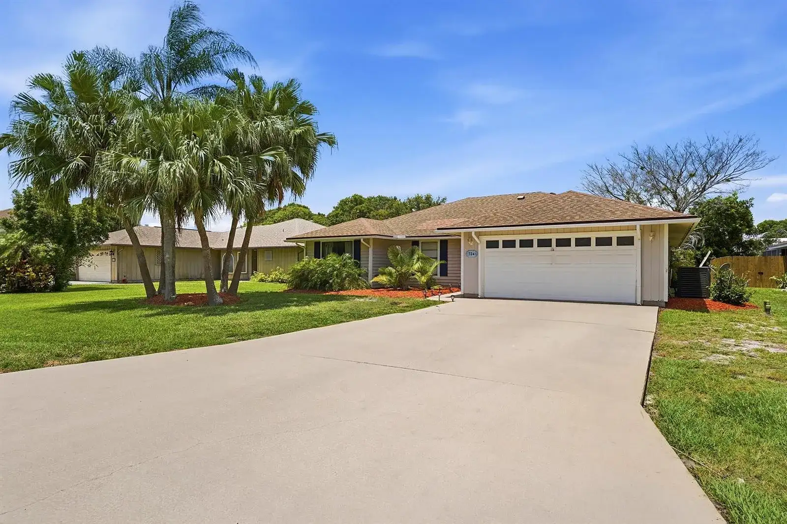 724 24th Square, Vero Beach FL 32962 photo 3