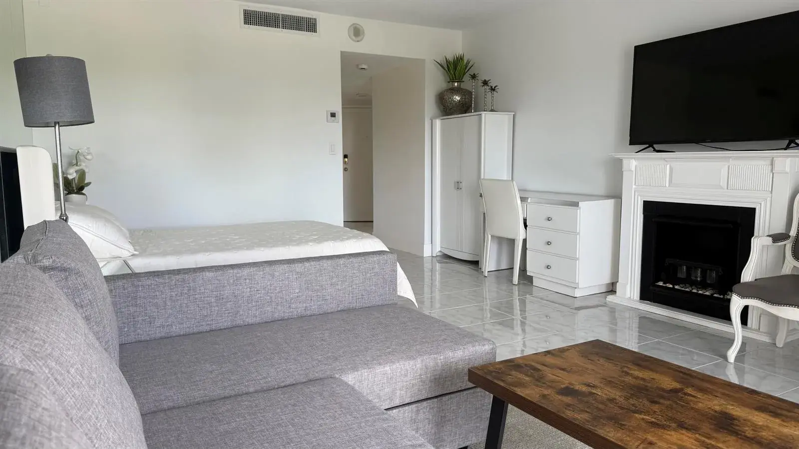 2600 N Flagler Drive # 413, West Palm Beach FL 33407