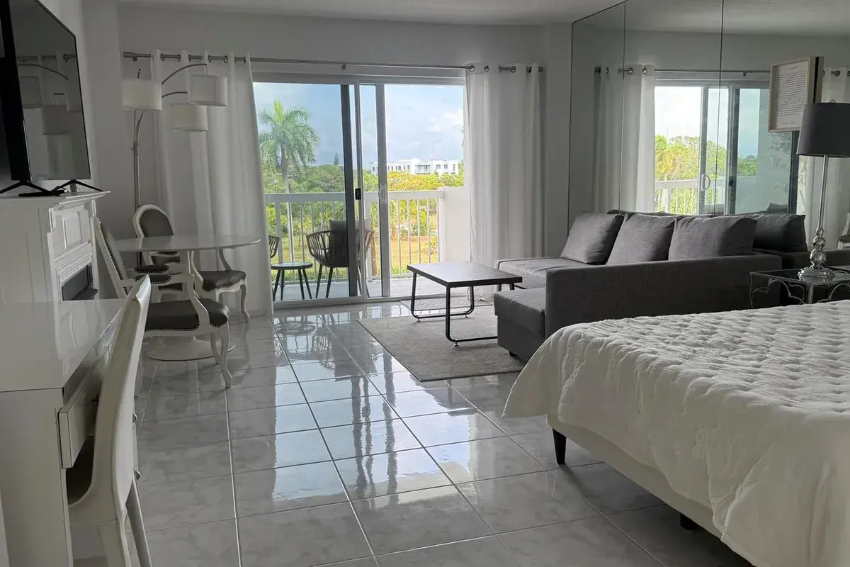 2600 N Flagler Drive # 413, West Palm Beach FL 33407