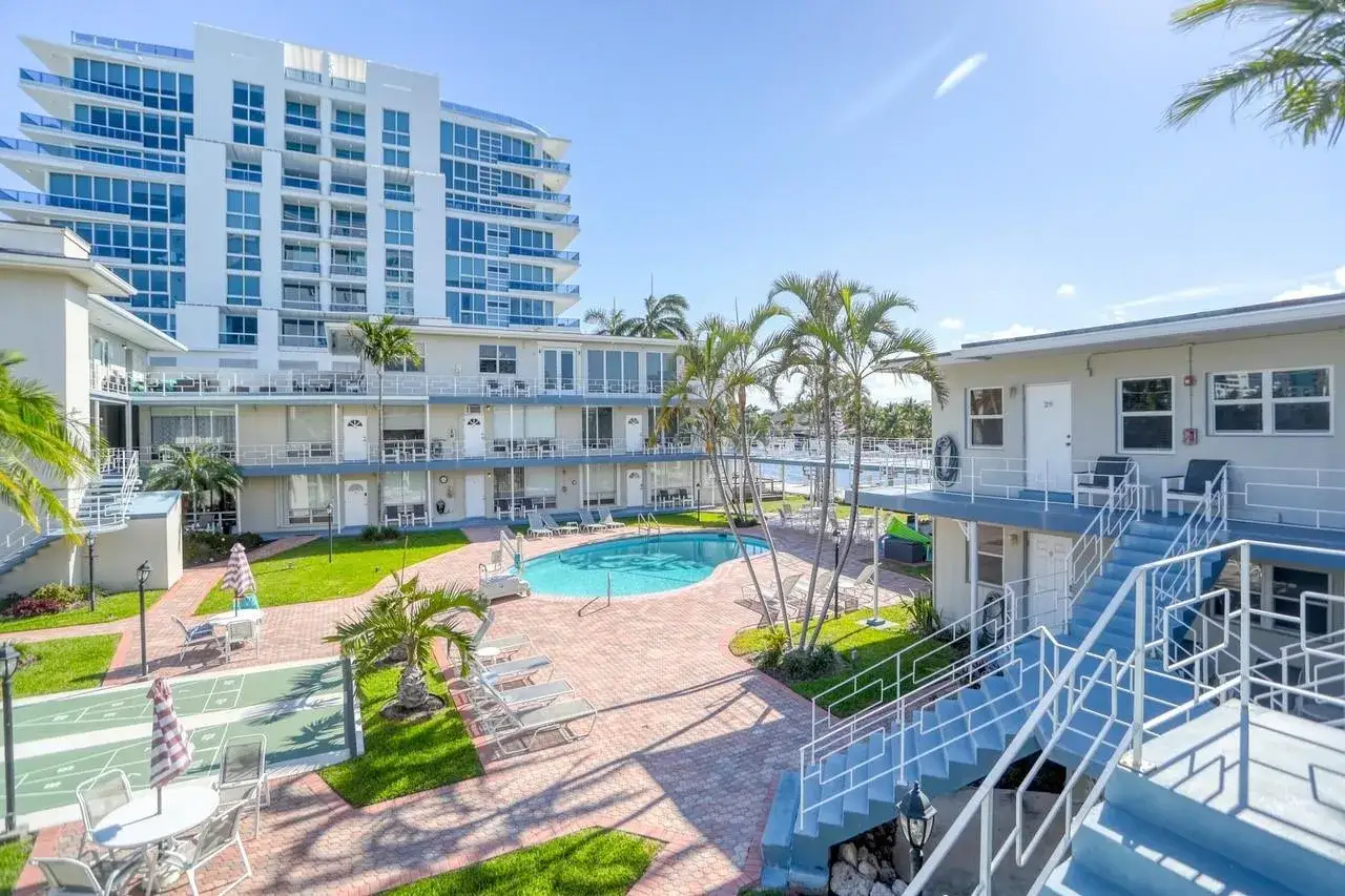 741 Bayshore Drive # 32n, Fort Lauderdale FL 33304