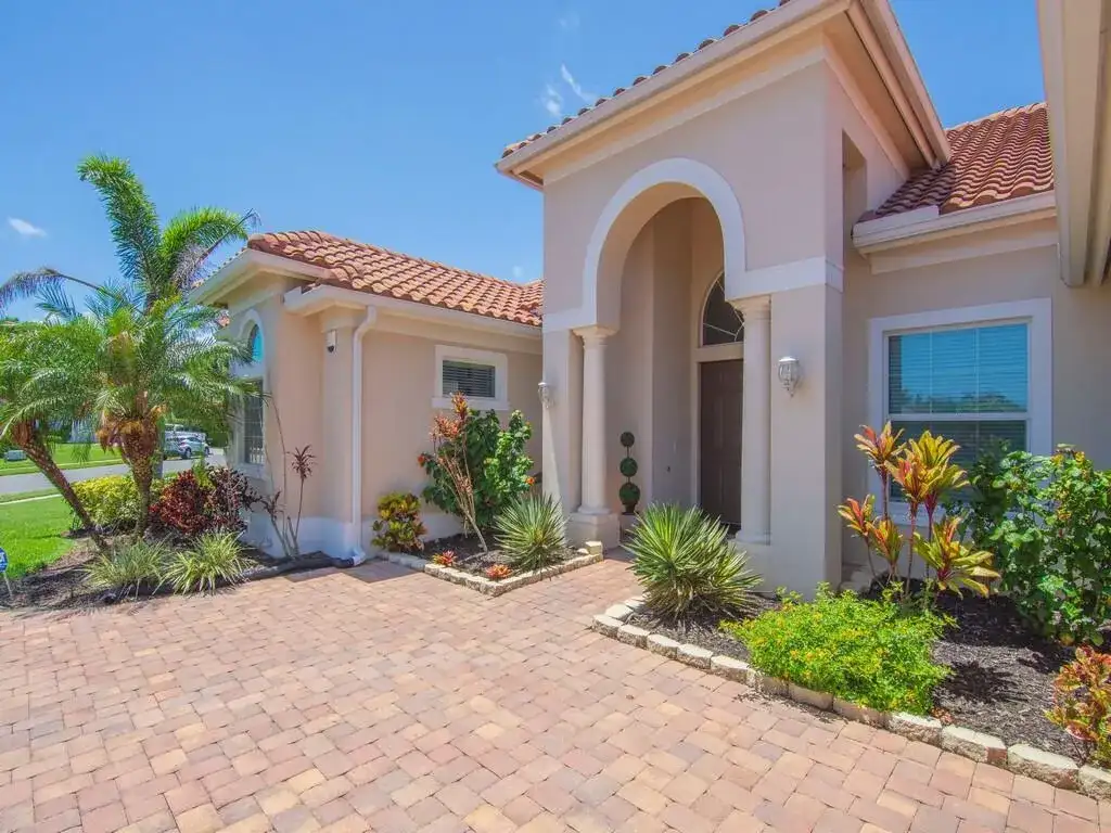 4405 65th Drive, Vero Beach FL 32967 photo 2