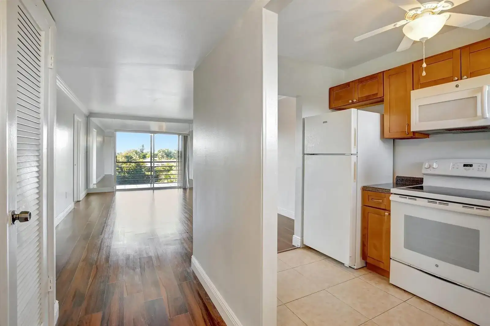 8225 Sunrise Lakes Boulevard # 303, Sunrise FL 33322 photo 5