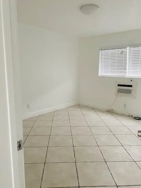 2837 NE 30th Street # 2, Fort Lauderdale FL 33306