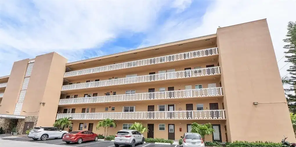219 NE 14th Avenue # 107, Hallandale Beach FL 33009