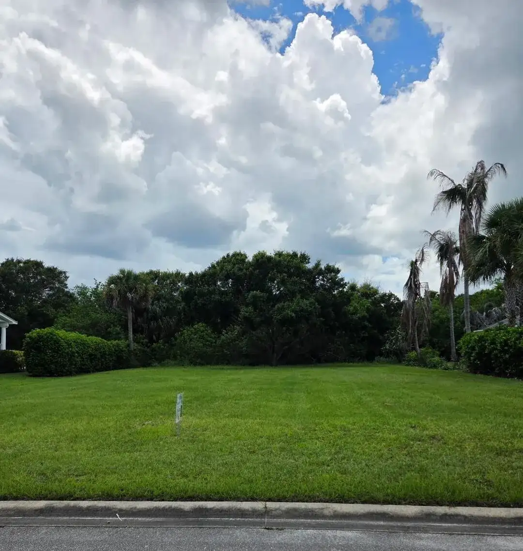 6385 Tropical Way, Vero Beach FL 32967 photo 2
