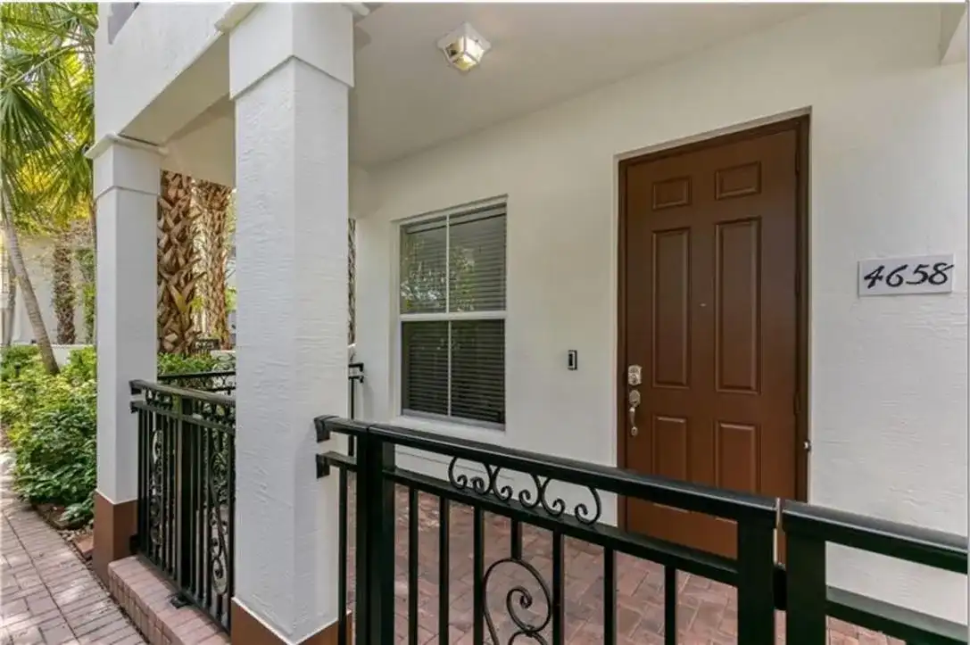 4658 Monarch Way, Coconut Creek FL 33073