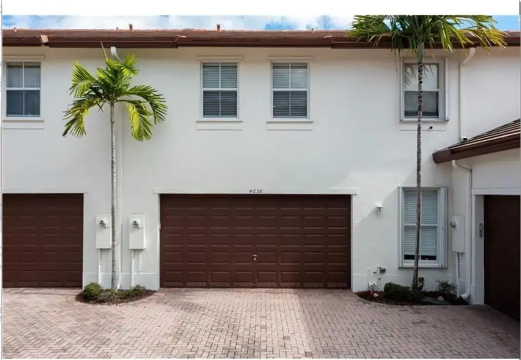 4658 Monarch Way, Coconut Creek FL 33073 photo 4