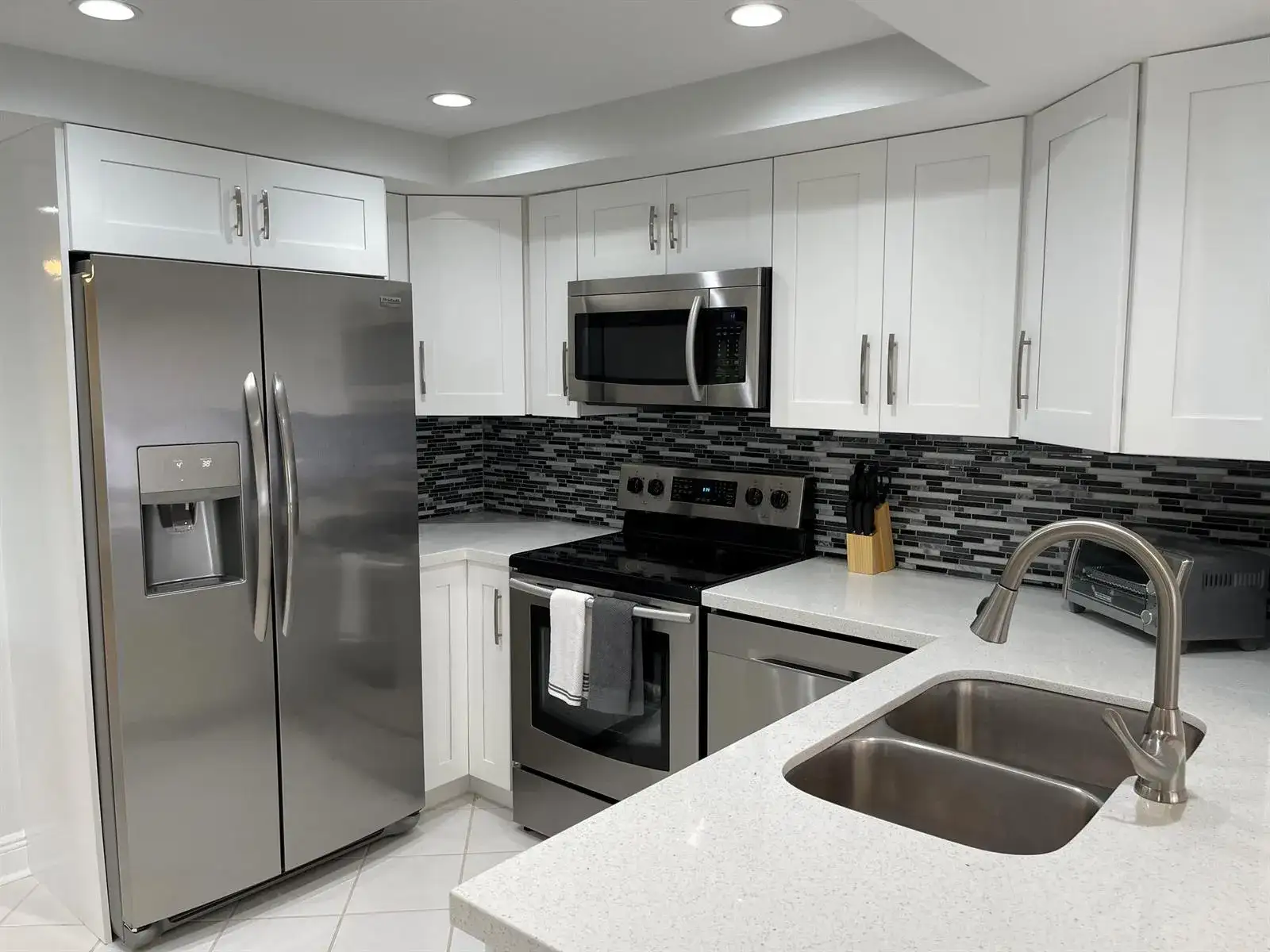 1660 Twelve Oaks Way # 203, North Palm Beach FL 33408 photo 2