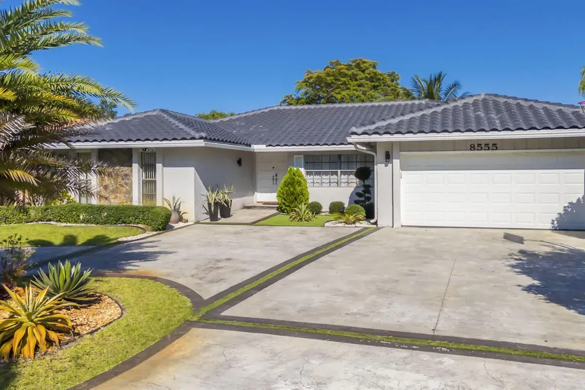 8555 SW 1st Place, Coral Springs FL 33071