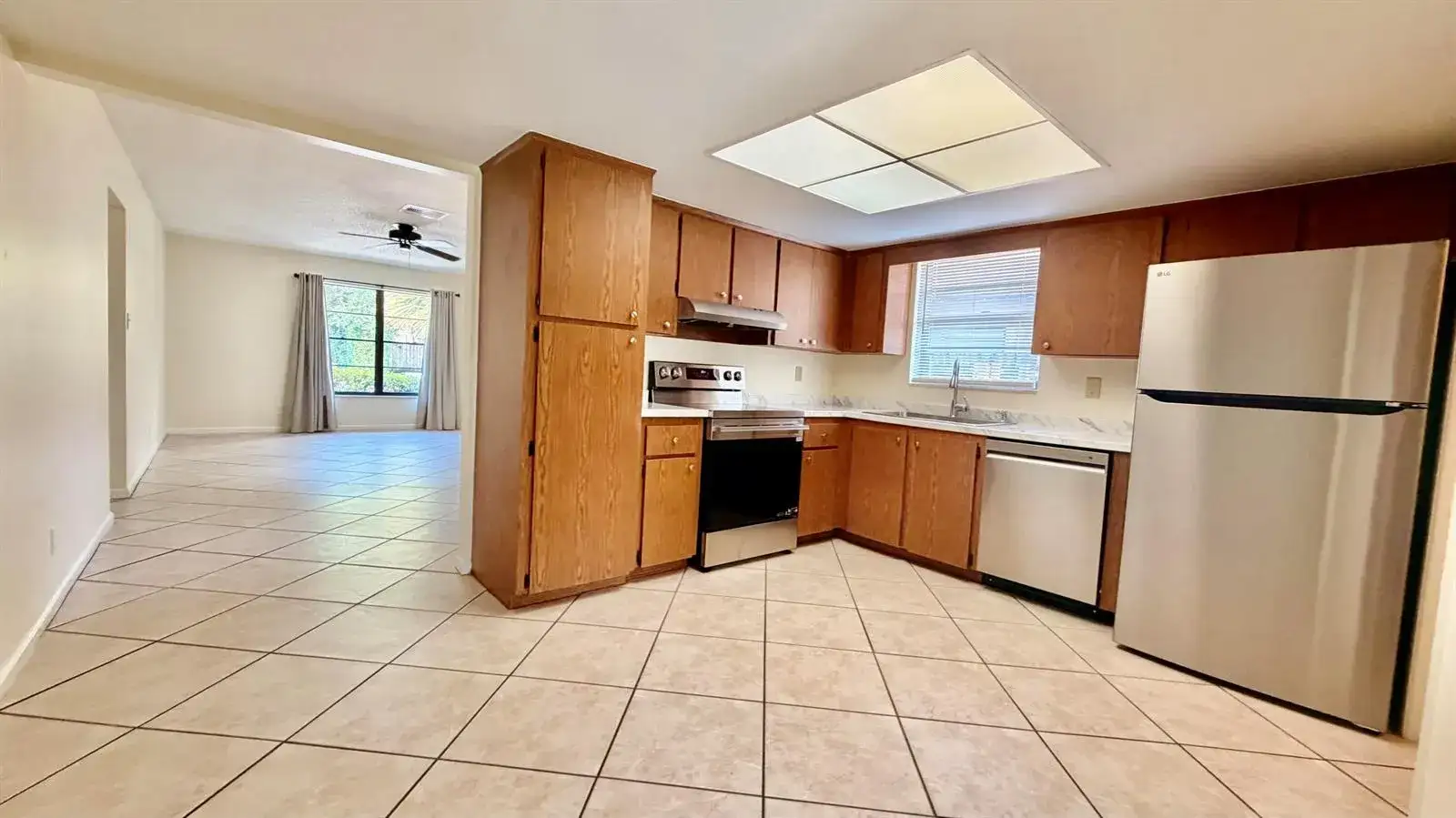 9121 E Highland Pines Drive, Palm Beach Gardens FL 33418 photo 2