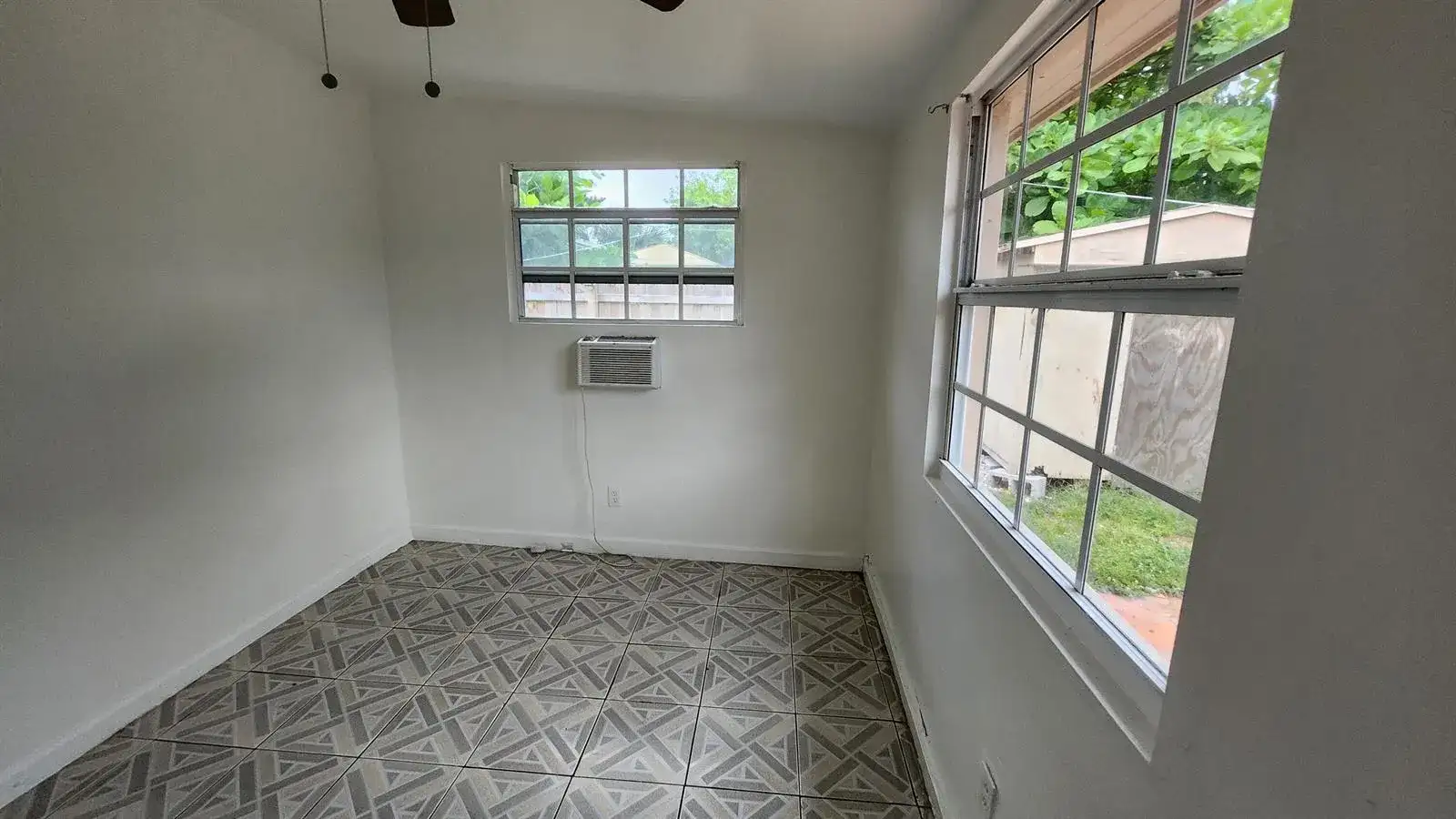 43 SW 11th Street, Dania Beach FL 33004 photo 2