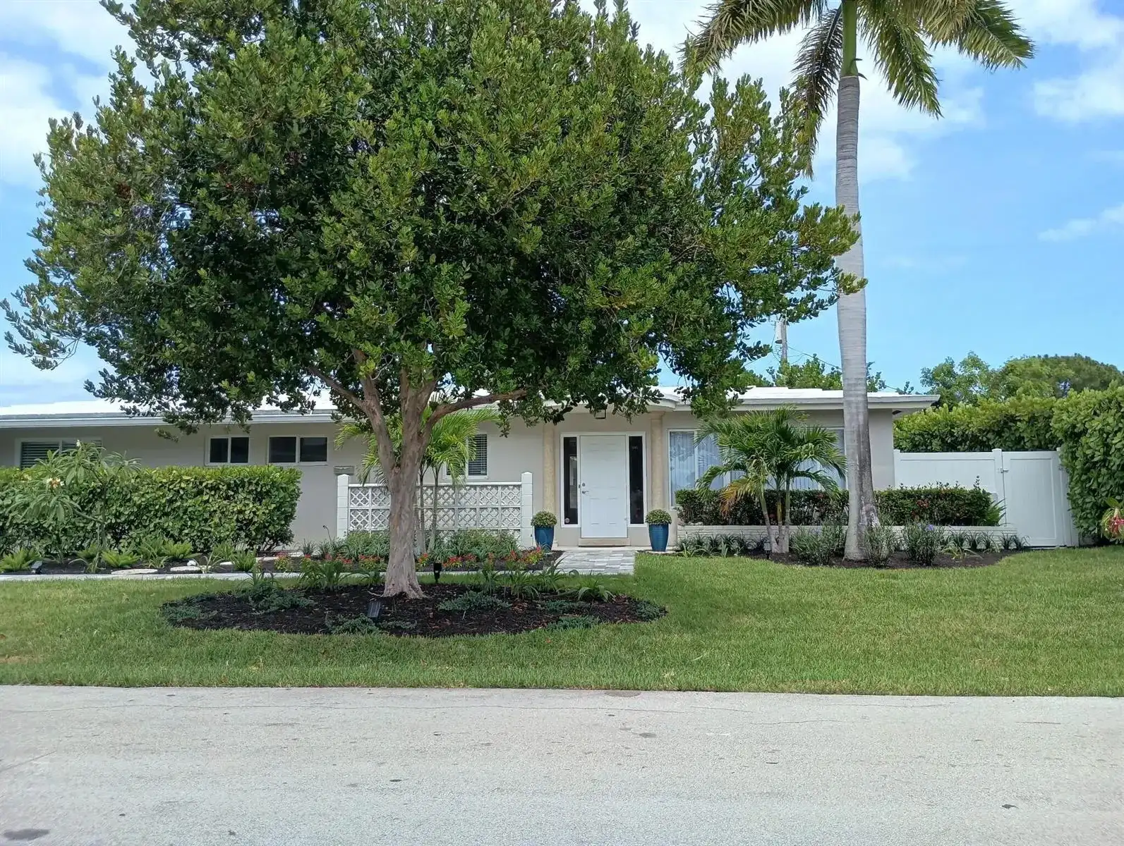 4454 W Tradewinds Avenue W, Lauderdale By The Sea FL 33308