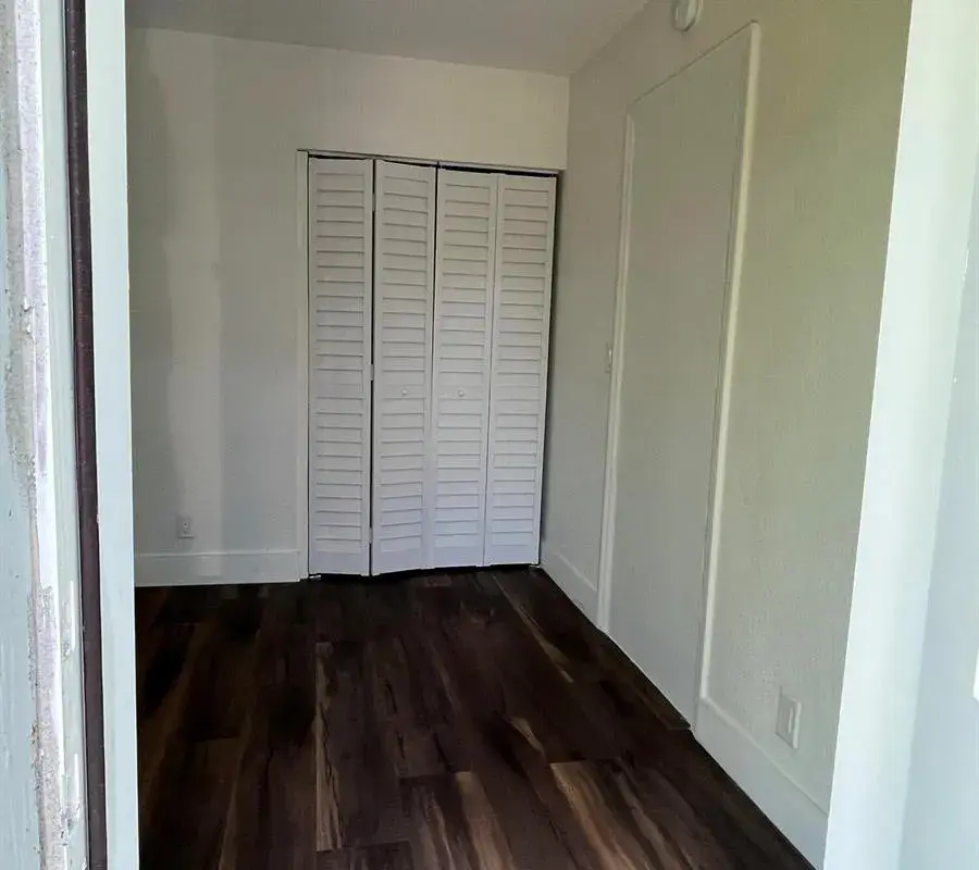 2300 NW 6th St, Fort Lauderdale FL 33311