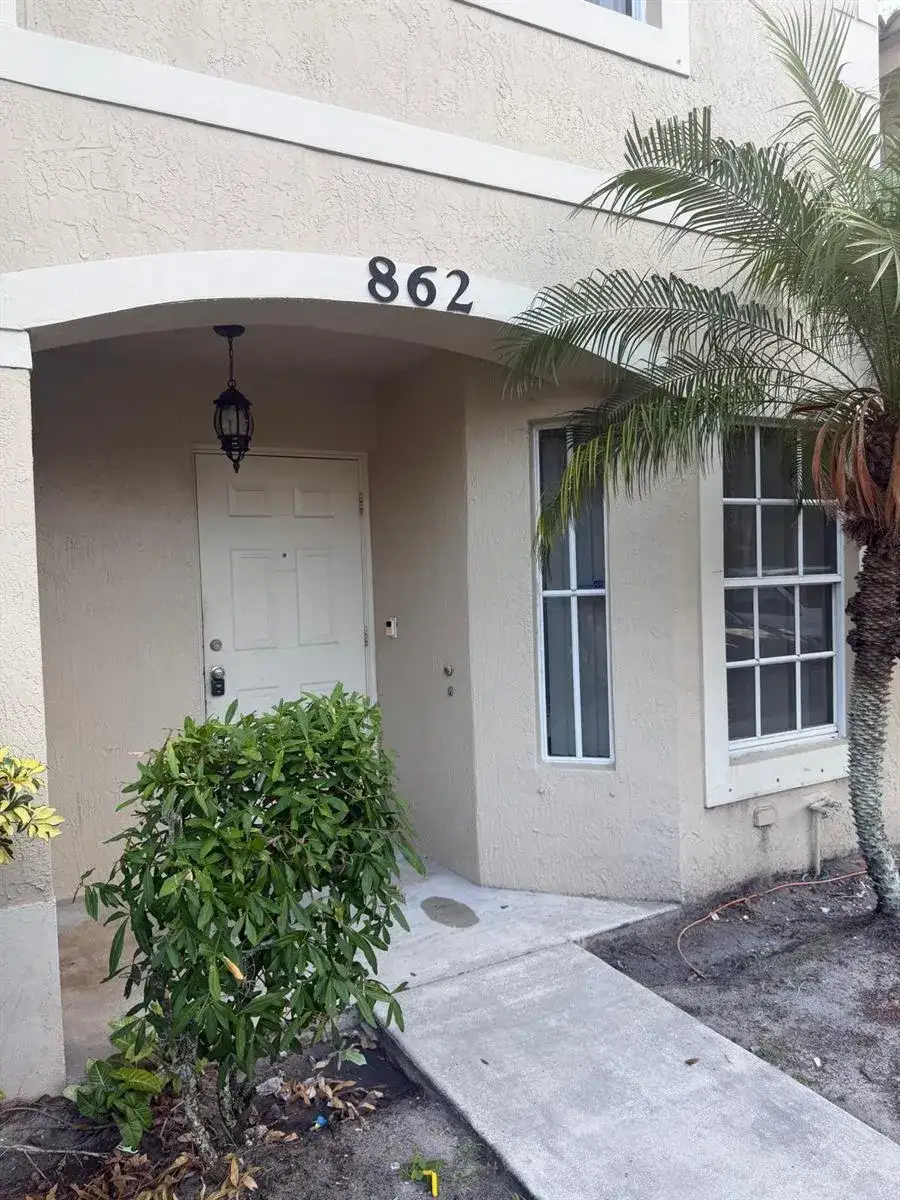862 Summit Lake Drive, West Palm Beach FL 33406 photo 2