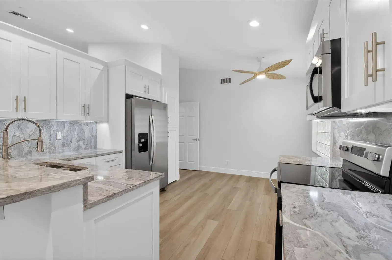 5891 Royal Isles Boulevard, Boynton Beach FL 33437 photo 2