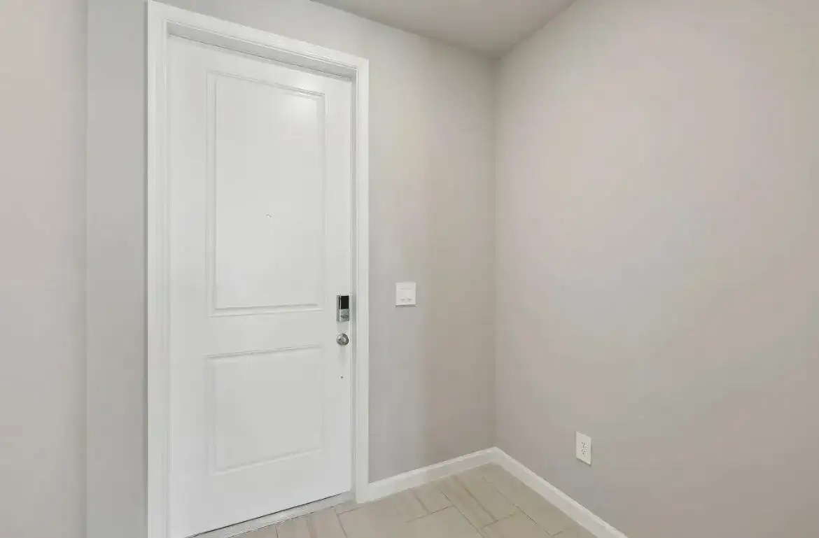 526 Salisbury Circle, Fort Pierce FL 34982 photo 2