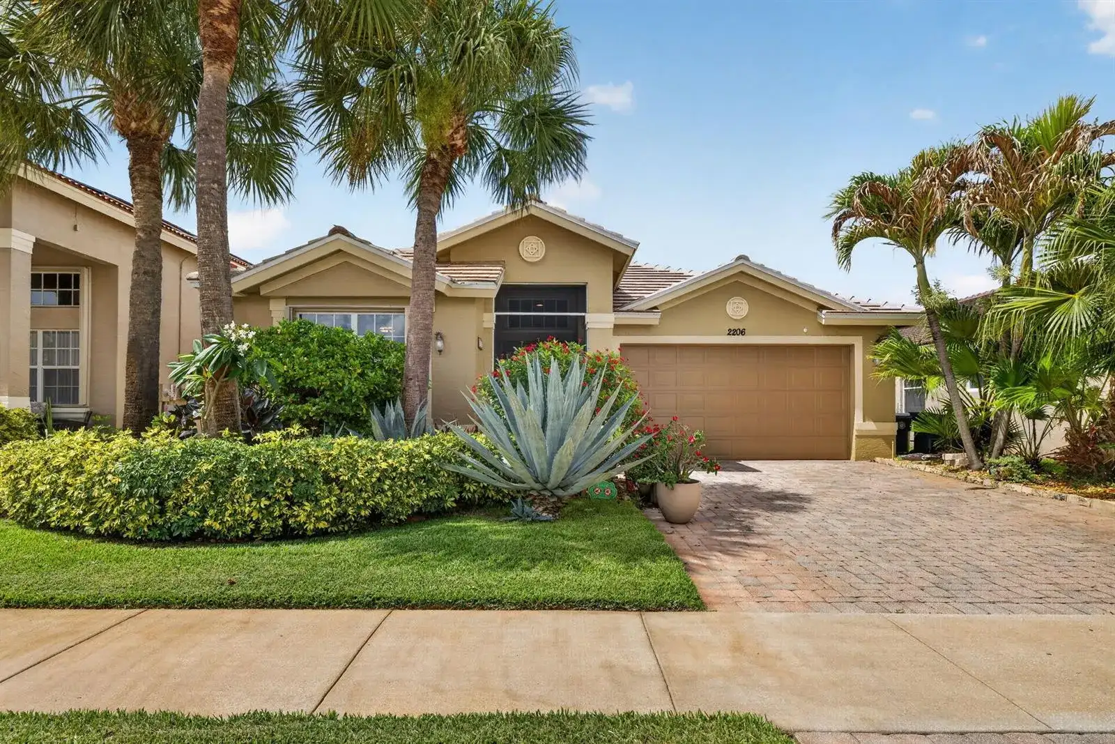 2206 Newport Isles Boulevard, Port St. Lucie FL 34953 photo 2