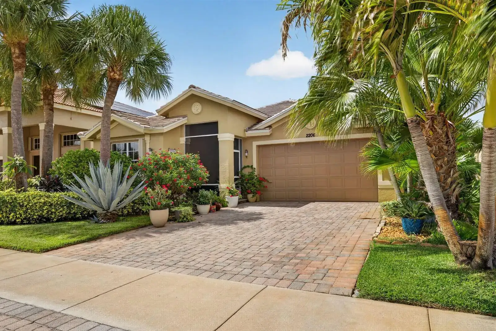 2206 Newport Isles Boulevard, Port St. Lucie FL 34953 photo 3