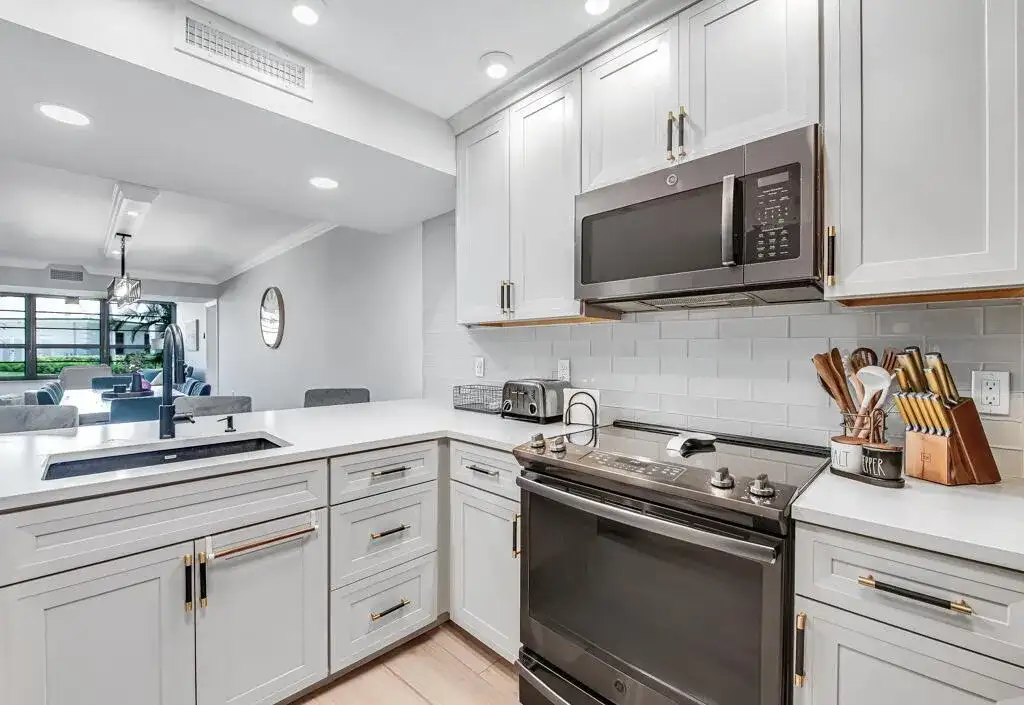 3710 Whitehall Drive # 105, West Palm Beach FL 33401 photo 4