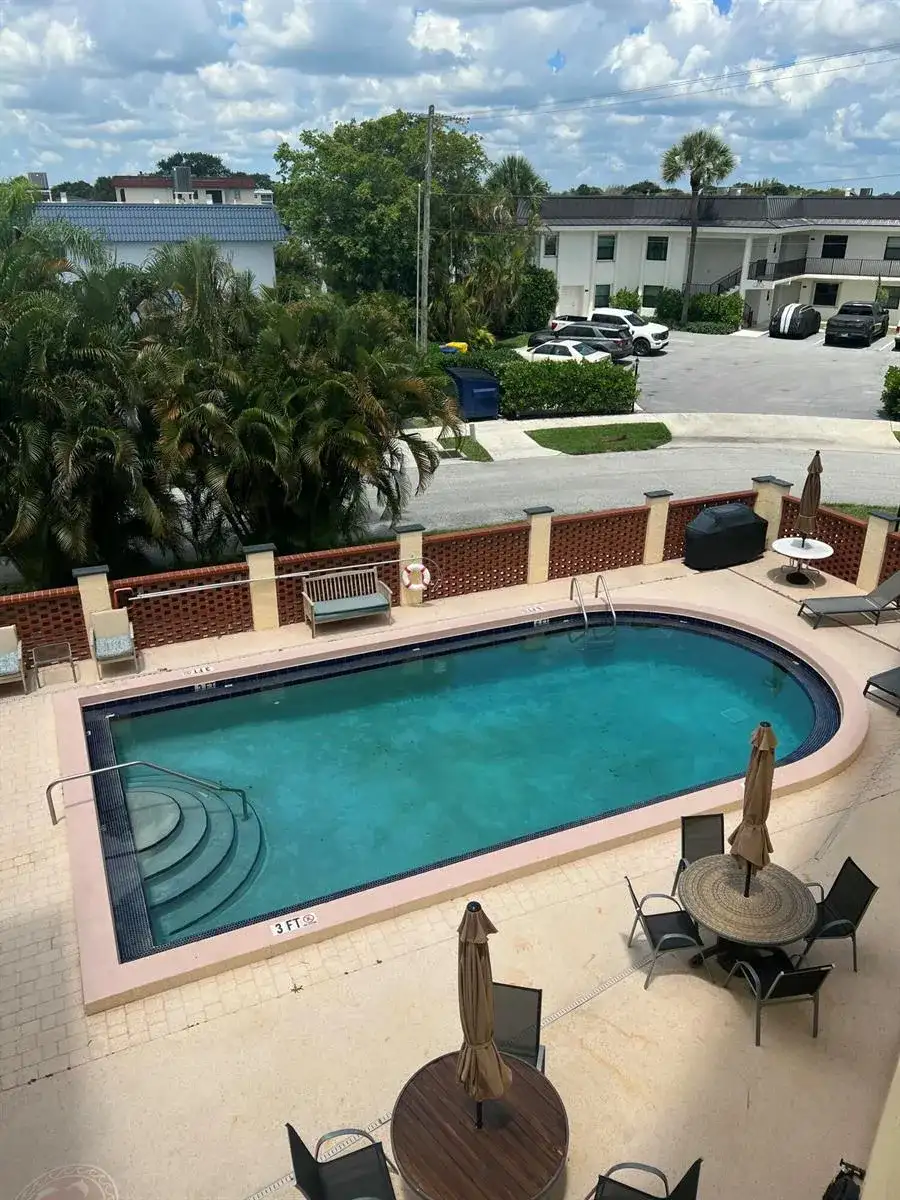 327 Southwind Drive # 304, North Palm Beach FL 33408 photo 2